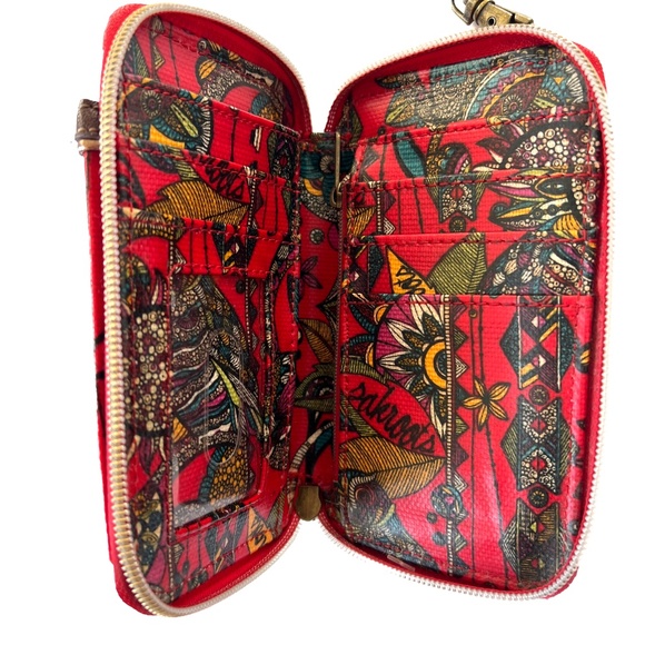 SAKROOTS Wristlet Bag Wallet Red Owls Zippered ID Slots Coin Pocket Bills - Picture 3 of 4